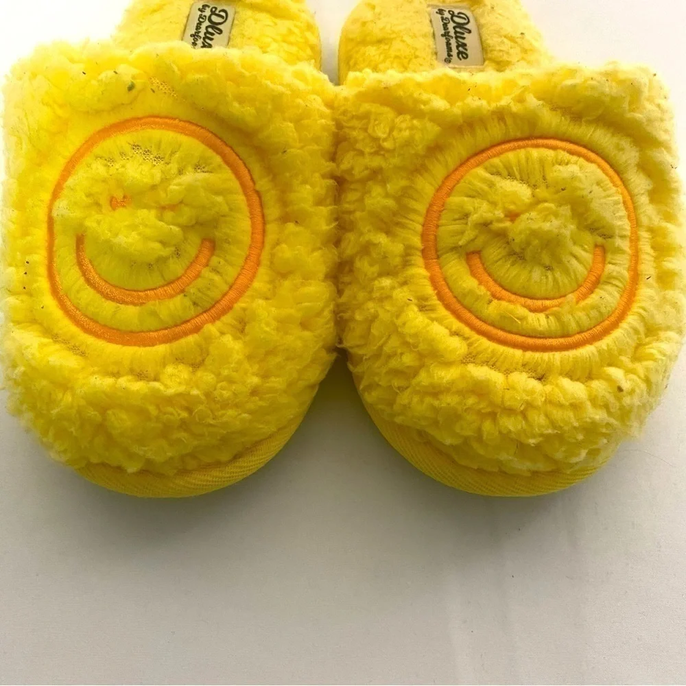 Dluxe by Dearfoams Kids 13-1 Happy Face Slides Slippers Smiley Emoji